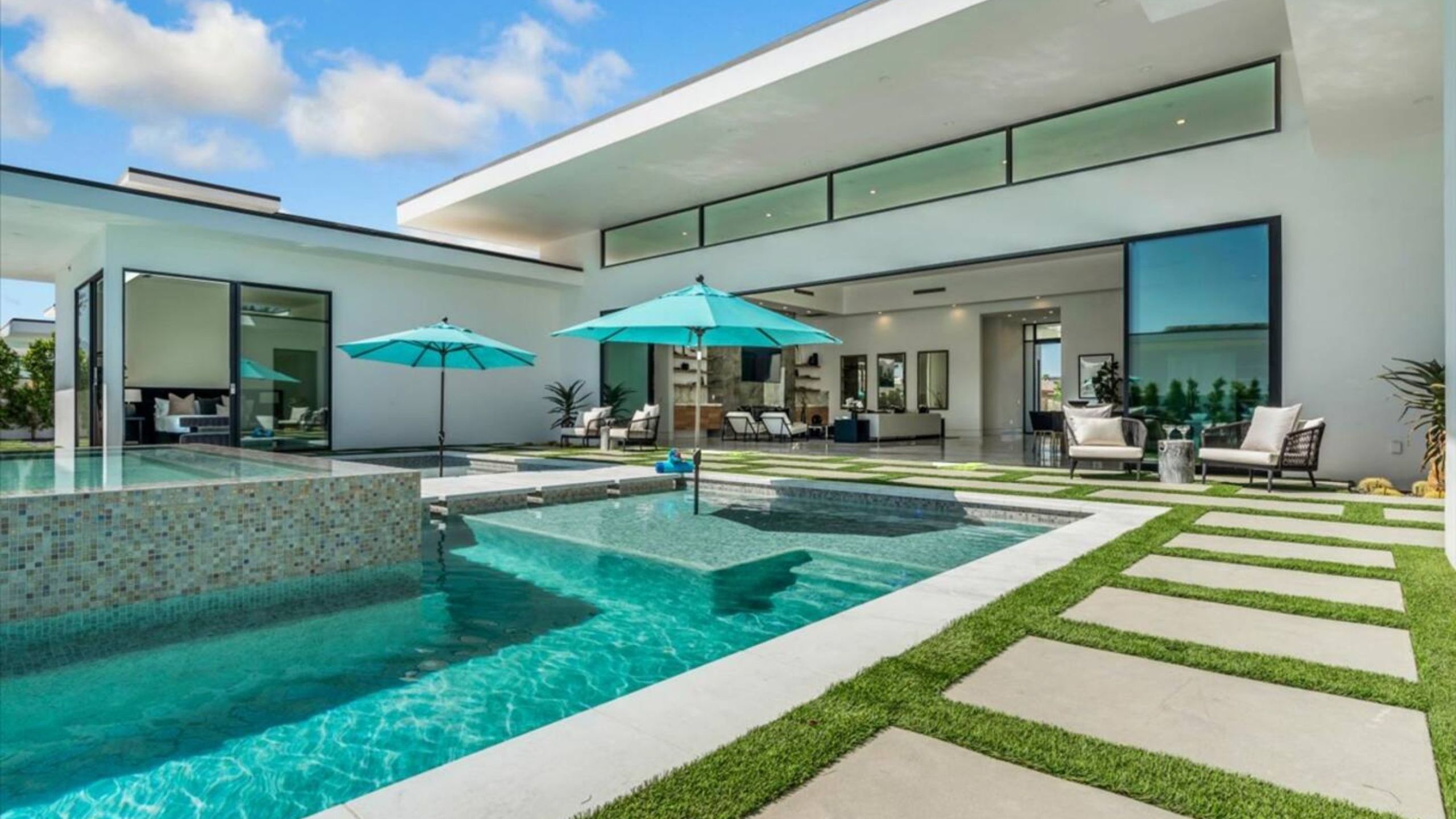 2 Luxury Villas • Pickleball Court, Pool, Putting Green | Bravo | Photo 38