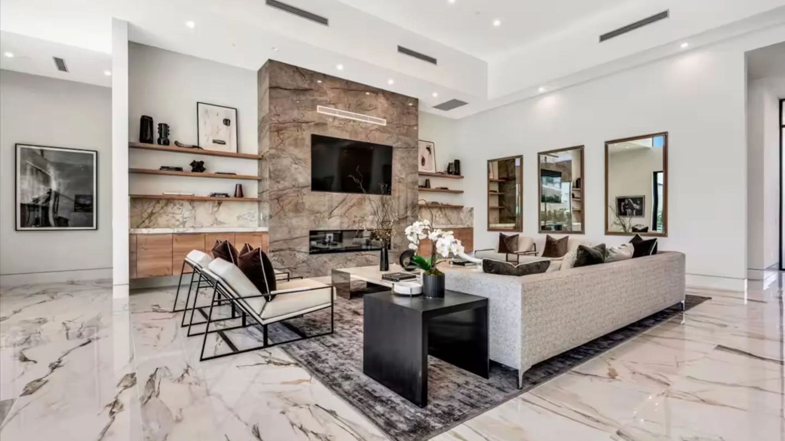 2 Luxury Villas • Pickleball Court, Pool, Putting Green | Bravo | Photo 8