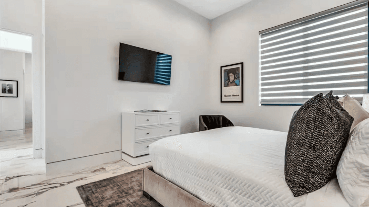 2 Luxury Villas • Pickleball Court, Pool, Putting Green | Bravo | Photo 34