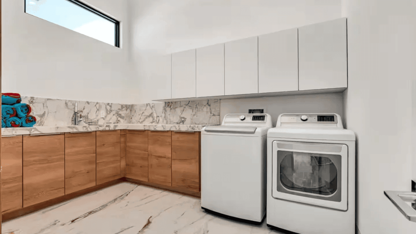 2 Luxury Villas • Pickleball Court, Pool, Putting Green | Bravo | Photo 36