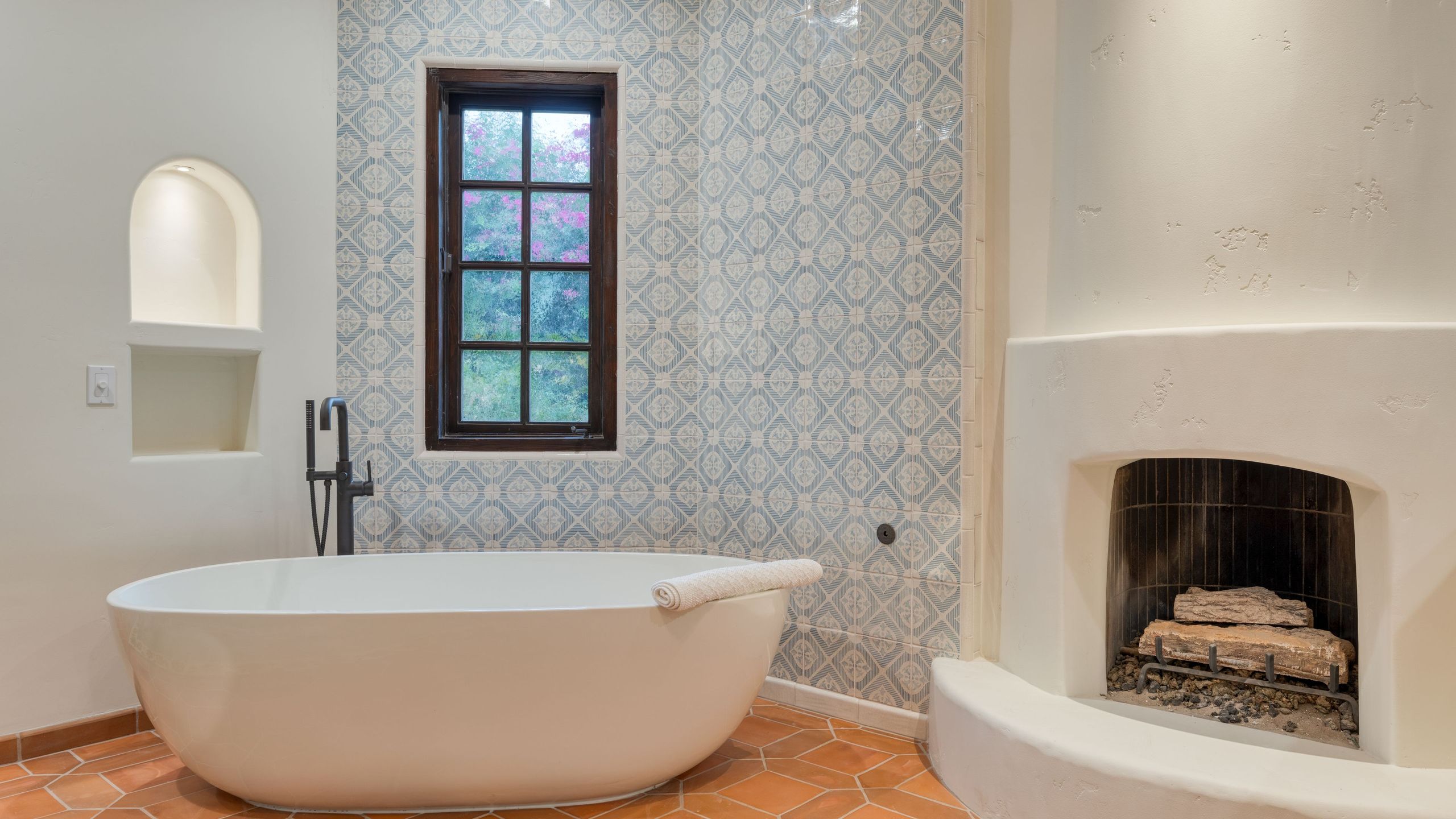 Spanish Hacienda w/ Pool, Spa, Game Room + Golf & Mtn Views | Casa de la Roca | Photo 32