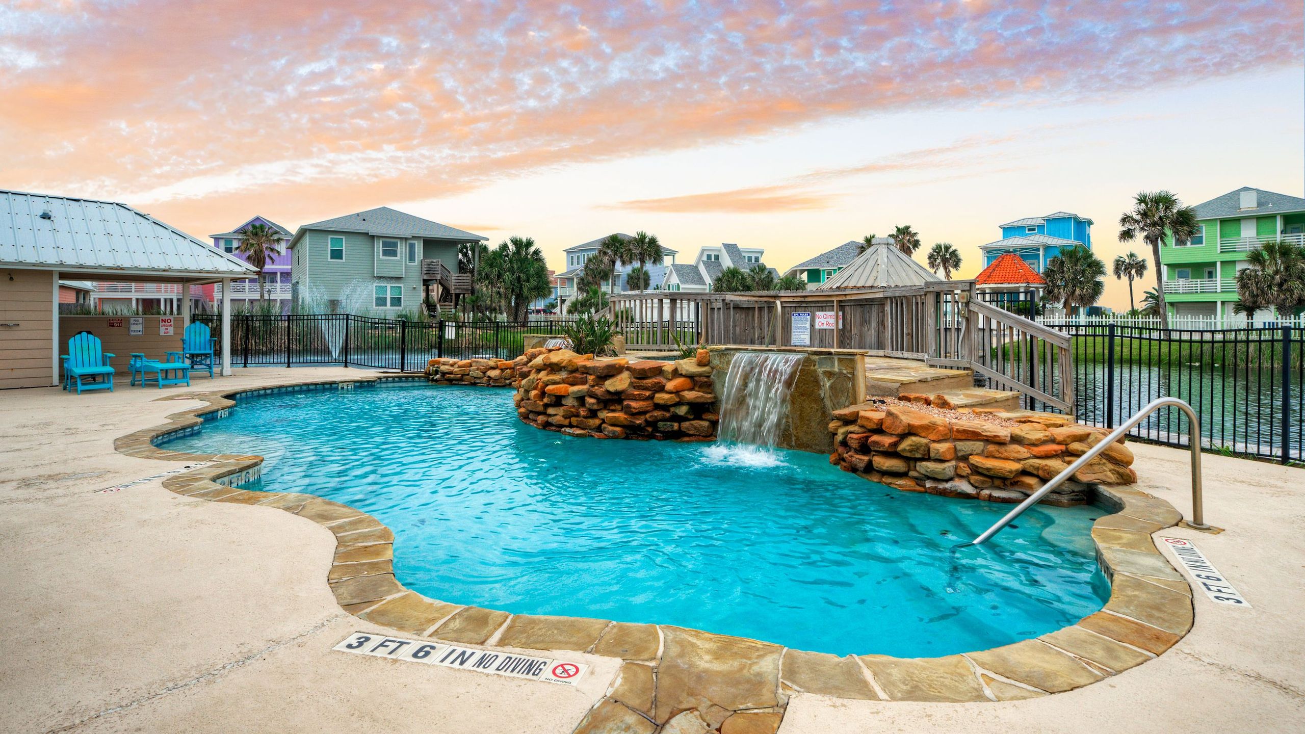 Luxury Finishes And Resort Amenities - Exquisite Coastal Hideaway - Corpus Christi, TX