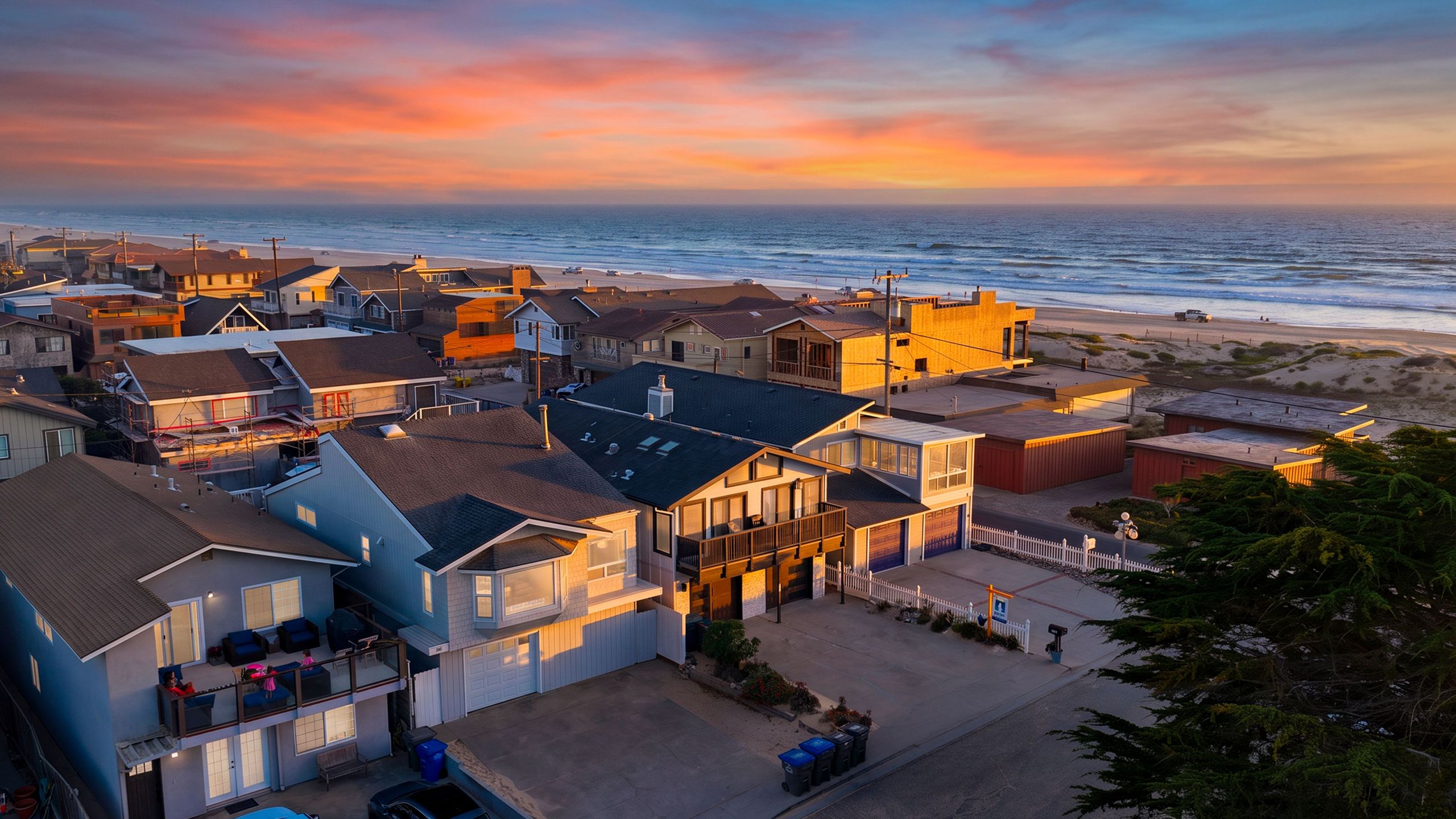 Coastal Escape With Spacious Deck And Foosball - Charming Beach Haven - Oceano, CA