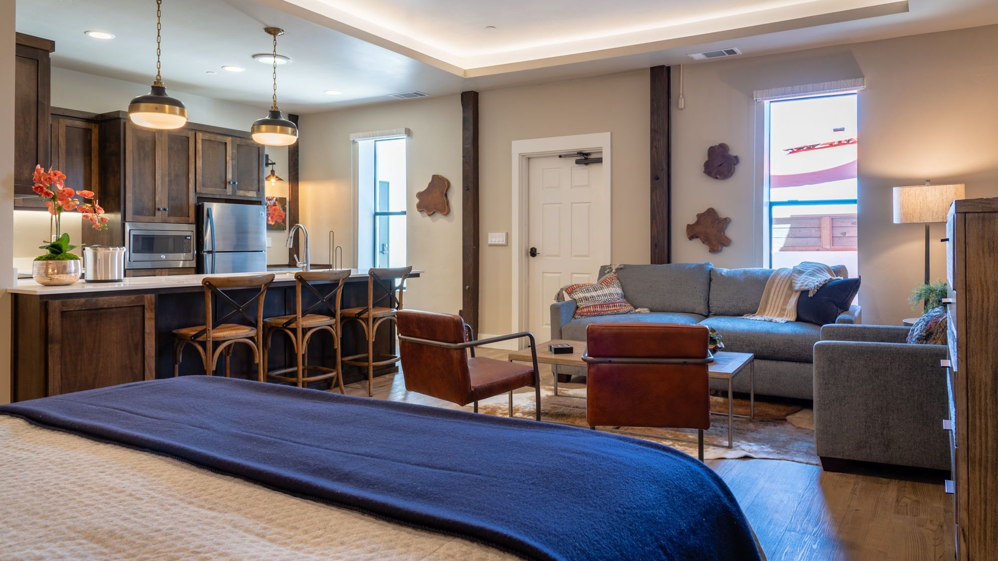 Paso Park Suites By Avantstay | On The Park + Walk To Downtown Dining | Downtown Paso Robles - Paso Robles, CA