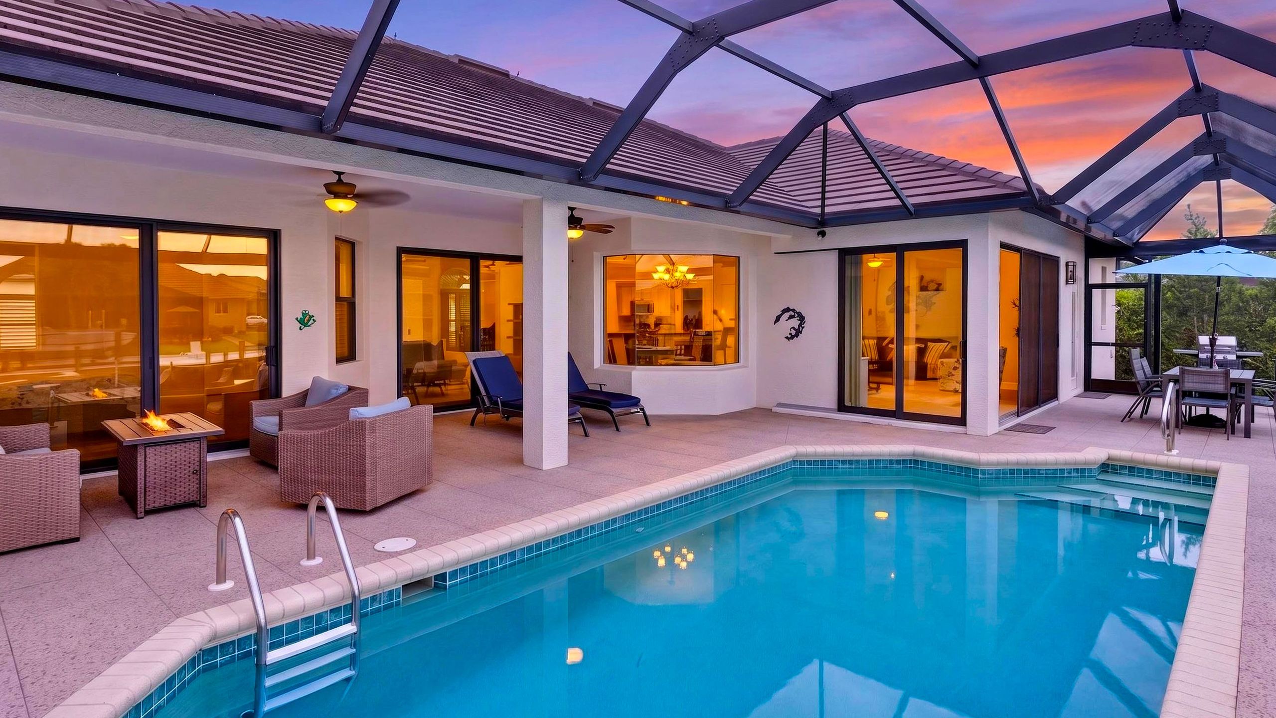 Neptune's Realm By Avantstay | Waterfront Home + Heated Pool + Spa + Dock | Minutes To Beach - Marco Island, FL
