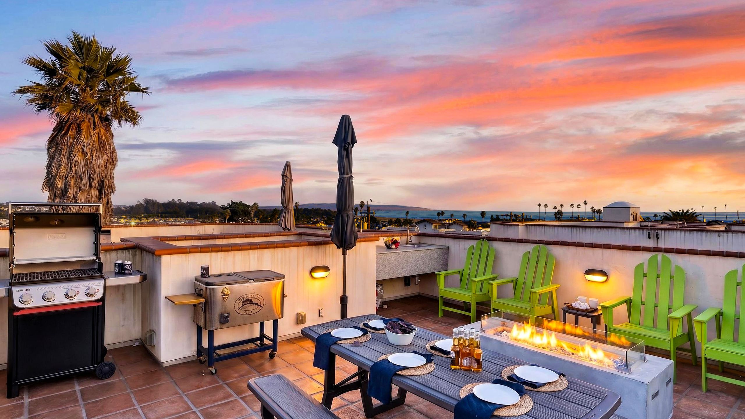 Stimson Coastal Luxury By Avantstay | Coastal Retreat With Rooftop Fire Pit | 2 Blocks From Beach - Pismo Beach, CA