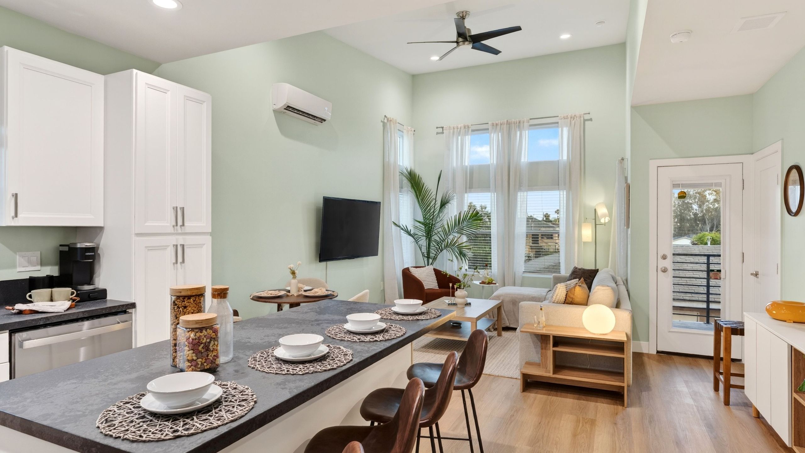J Street By Avantstay | Sun-filled Two-story Home | Near Balboa Park + Gaslamp Quarter - San Diego, CA