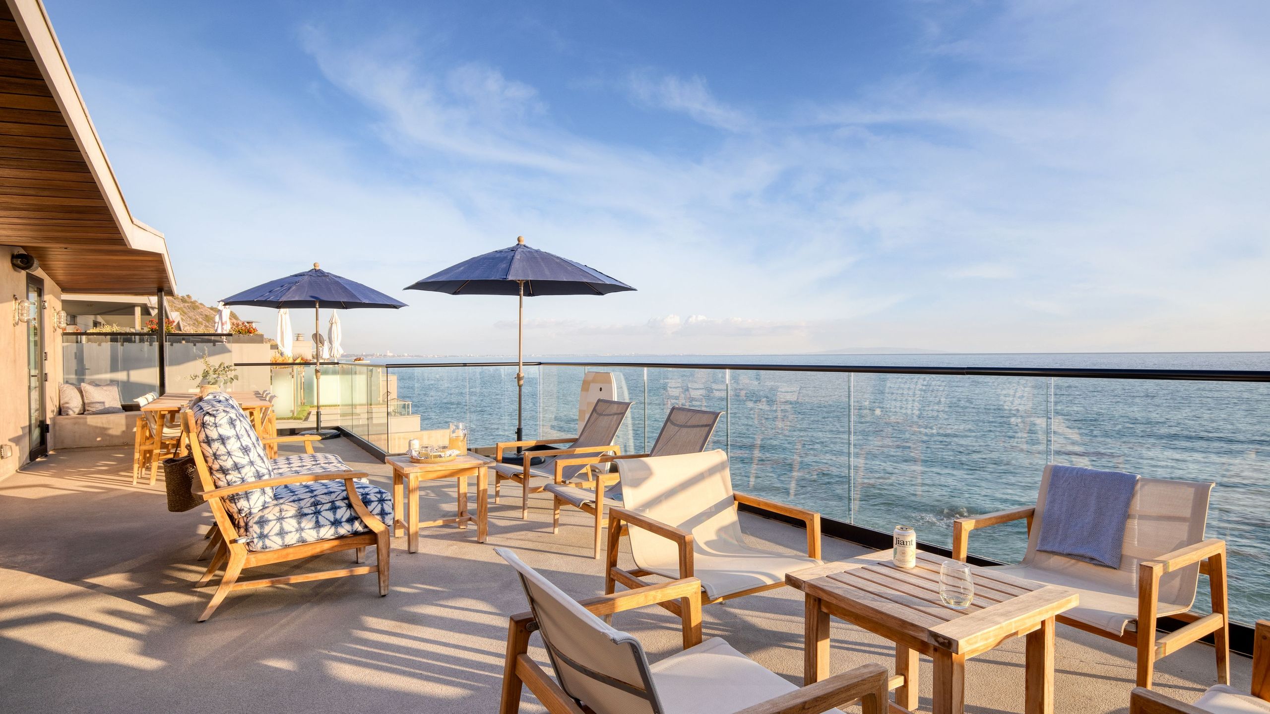 Rooftop Patio And Stunning Ocean Views - Elegant Coastal Escape - Malibú, CA