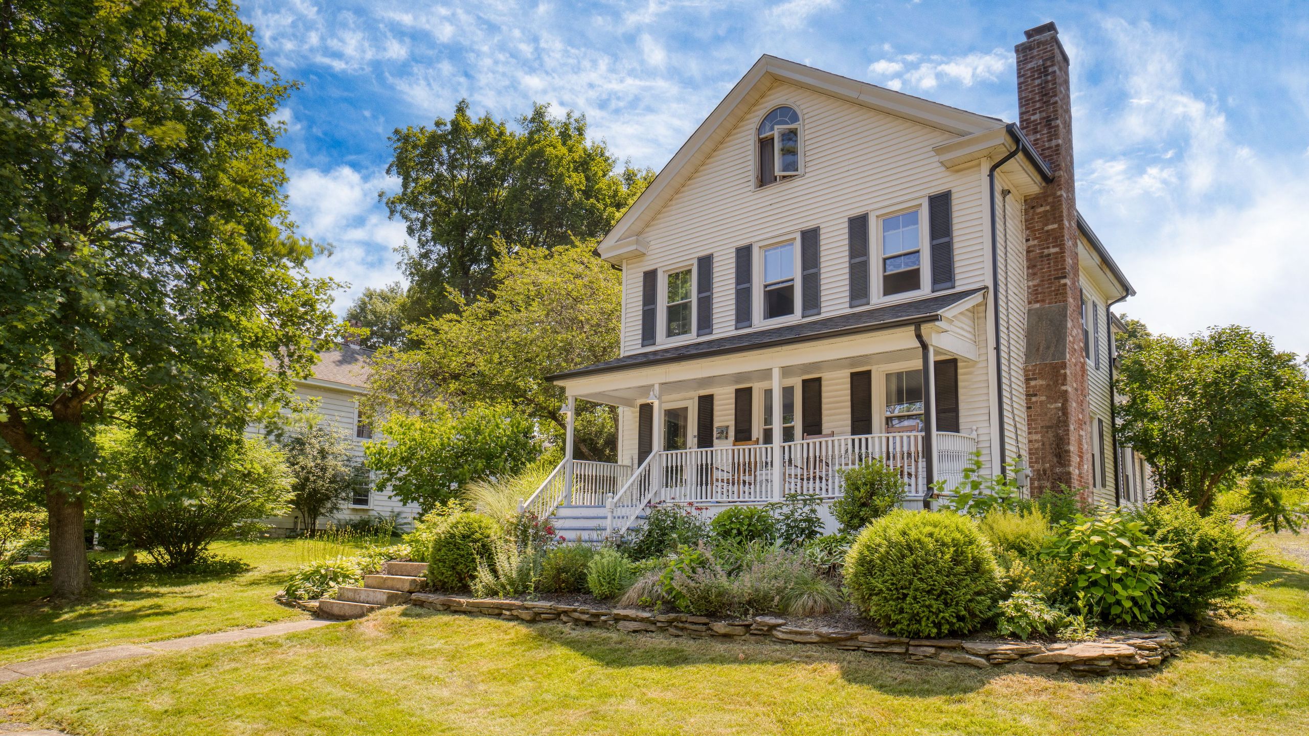 Charming Outdoor Haven With Firepit And Hammock - Delightful Berkshire Retreat - Lee, MA