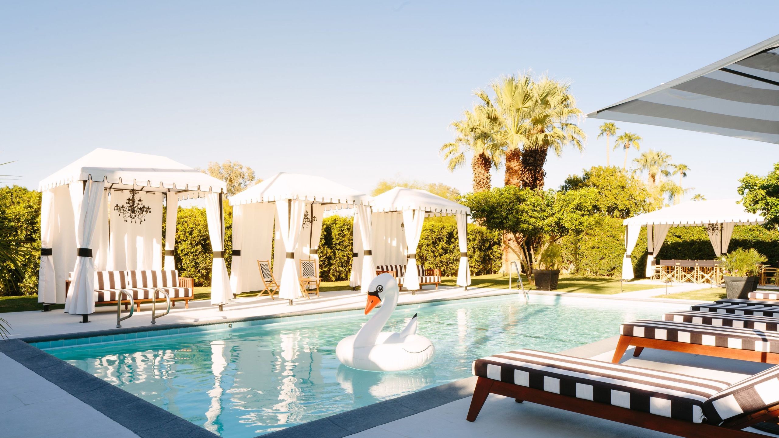 Charming Bungalow With Pool And Cabanas - Delightful Oasis Retreat - Palm Springs, CA
