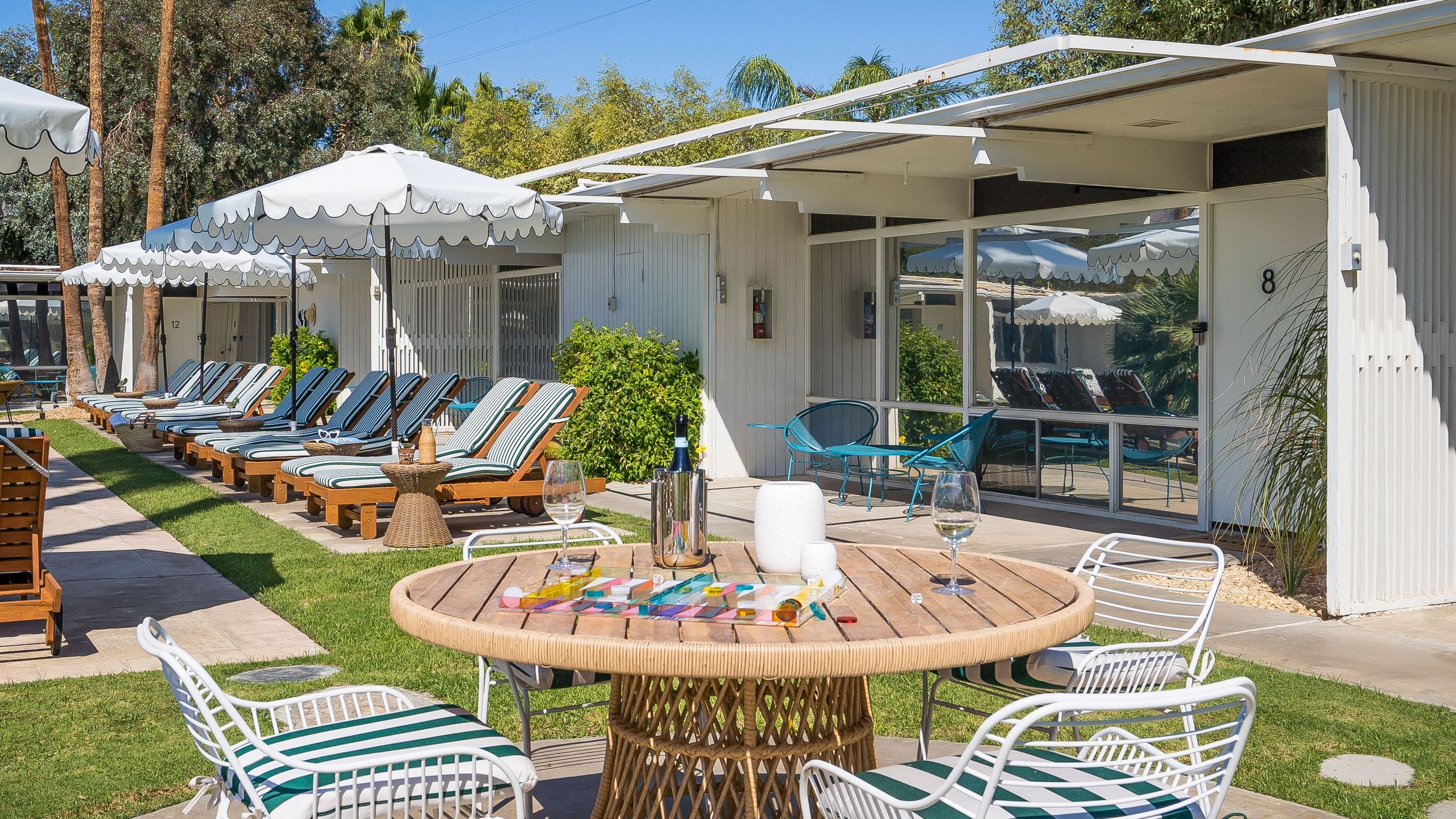 Charming Oasis With Communal Pool - Stylish Mid-century Retreat - Palm Springs, CA