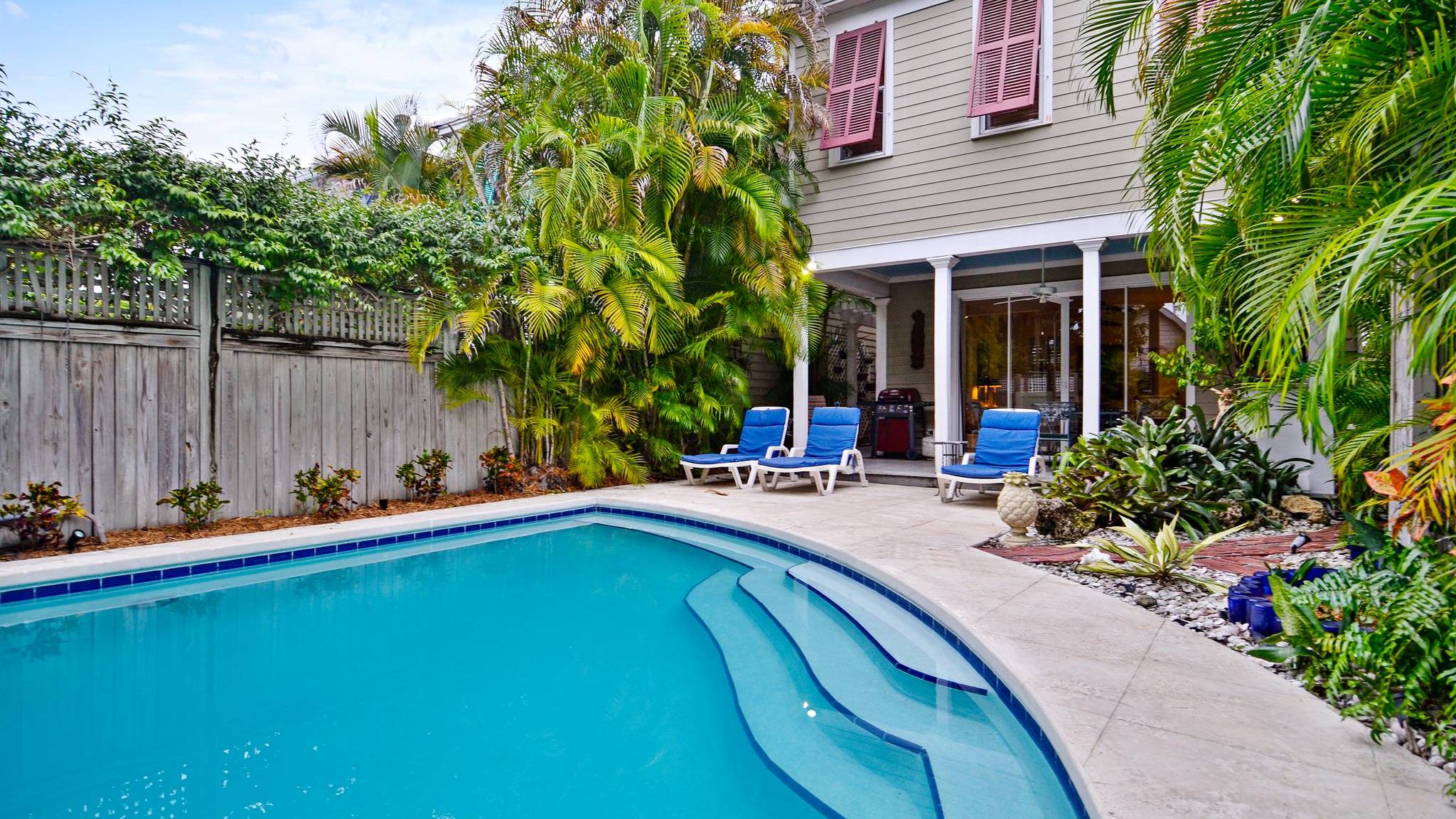 Serene Oasis With Private Pool - Charming Tropical Retreat - Key West, FL