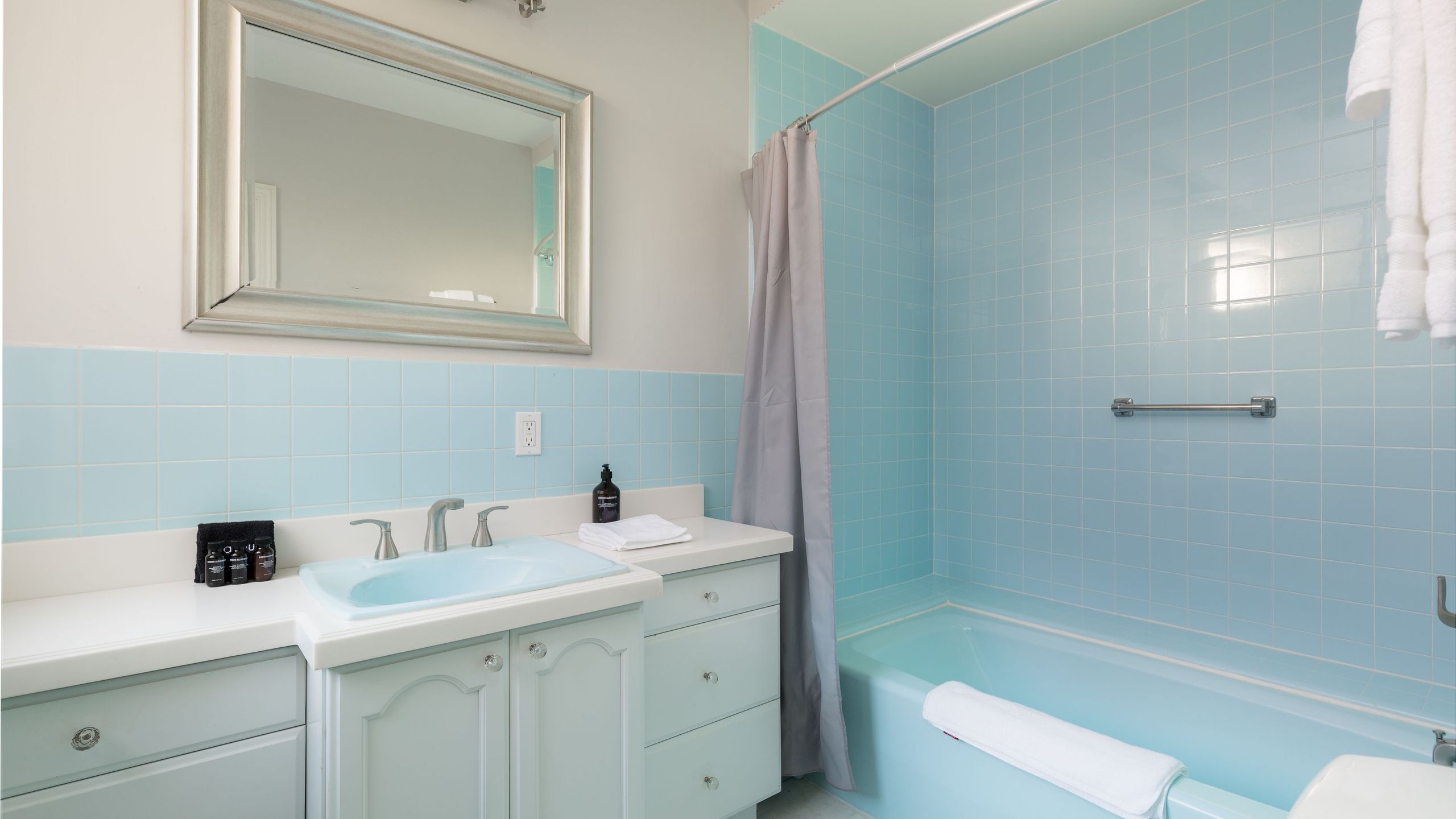 Stunning Estate w/ Ocean View, Pool, Spa, Bocce • Sleeps 20 | Vista | Photo 20