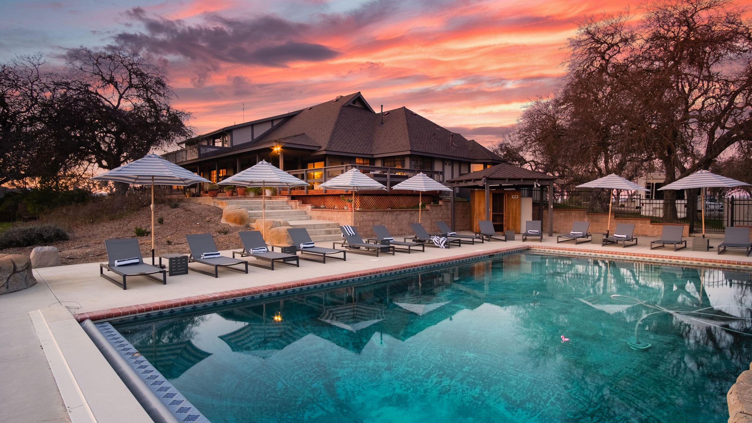 Serene Secluded Estate With Pool Table And Sauna - Charming Sanctuary - Paso Robles, CA