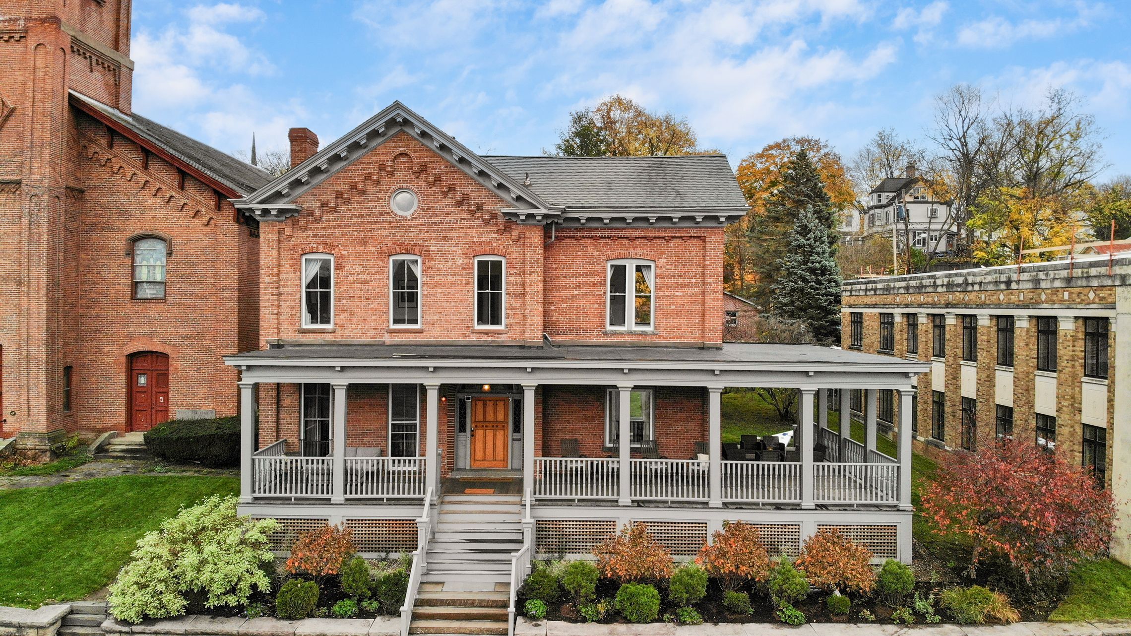 Charming Outdoor Patio And Chic Interiors - Inviting Catskill Retreat - Catskill, NY
